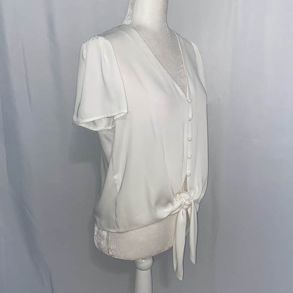 Gianni Bini Valerie V-Neck Tie Hem Blouse - Picture 10 of 10